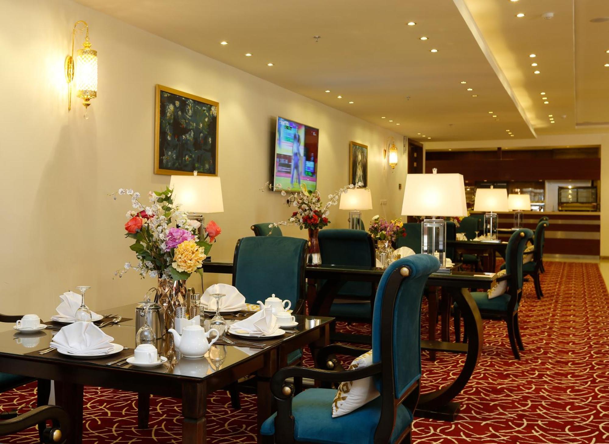 Innyar Hotel Riaad Buitenkant foto